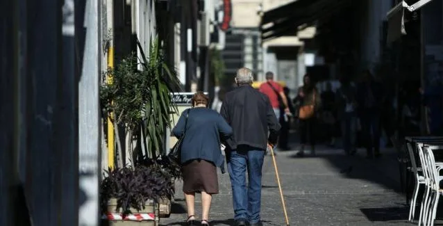 Ποιές θα είναι οι συντάξεις των ελεύθερων επαγγελματιών με τις νέες εισφορές