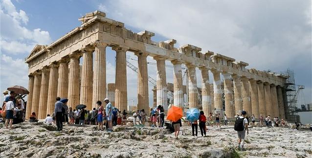 Βατόπουλος: Θα υπάρχει κίνδυνος με τους τουρίστες -Τι λέει για «δεύτερο κύμα»