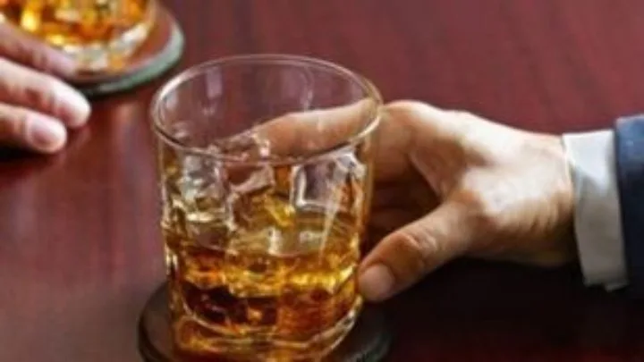 Αλκοόλ και μέτρο: η ειδικός συμβουλεύει