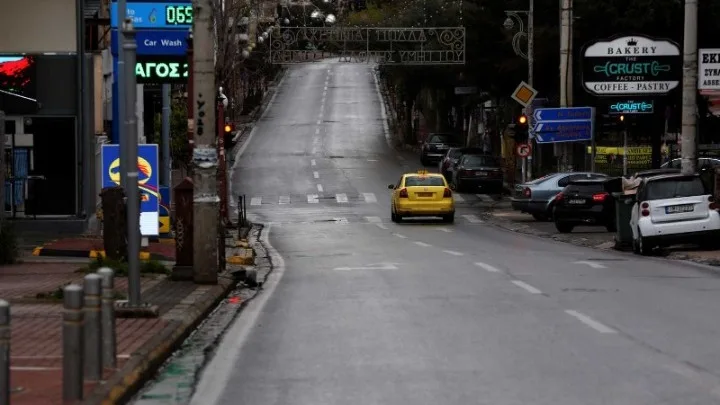 Κορωνοϊός – Μόσιαλος: Πώς θα γίνει η άρση των περιορισμών