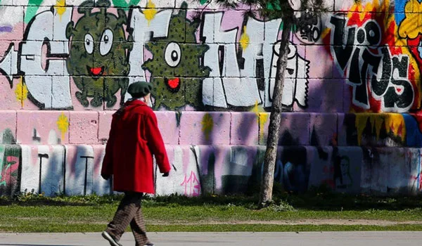 Κορονοϊός-Βατόπουλος: «Κλειστά θα περάσουμε τον φετινό χειμώνα»