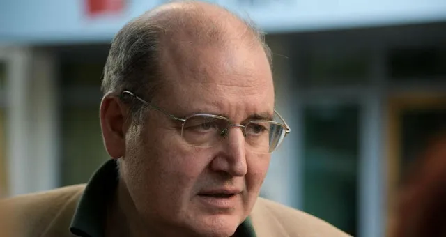 Φίλης για το πλημμυρισμένο σχολείο: Η αξιολόγηση σχολείων ξεκινά από τις υποδομές