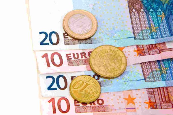Επίδομα 800 ευρώ: Ημερομηνίες πληρωμών