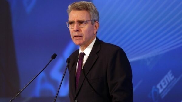 Πάιατ: Εξαιρετικά ικανή, τεχνοκρατική προσέγγιση έχει επιδείξει η κυβέρνηση στην πρόκληση του κορονοϊού