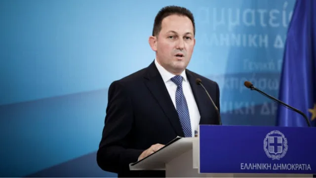 Πέτσας: Μέχρι τέλος Μαΐου η επιστροφή στην κανονικότητα – Τι θα γίνει με σχολεία