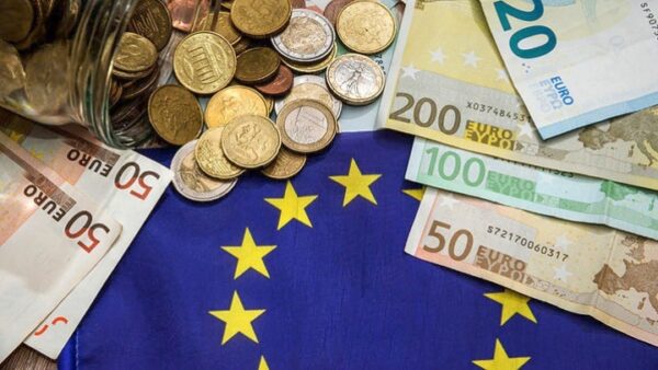 Υποχωρούν τα ομόλογα ενόψει των αποφάσεων της ΕΚΤ
