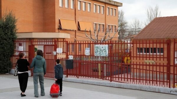 Καθηγήτρια Παιδιατρικής – Λοιμωξιολογίας: Τα παιδιά να επιστρέψουν στο σχολείο