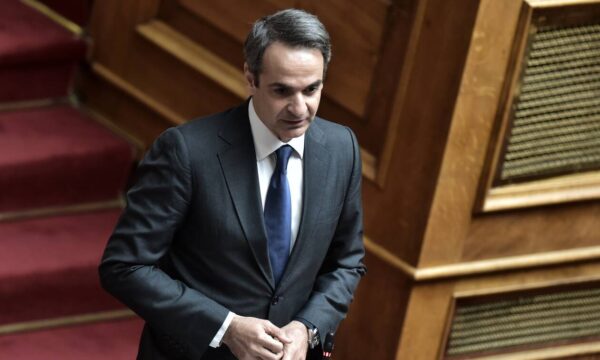 Πότε ανοίγουν τα ξενοδοχεία – Πότε ξεκινούν οι πτήσεις από το εξωτερικό