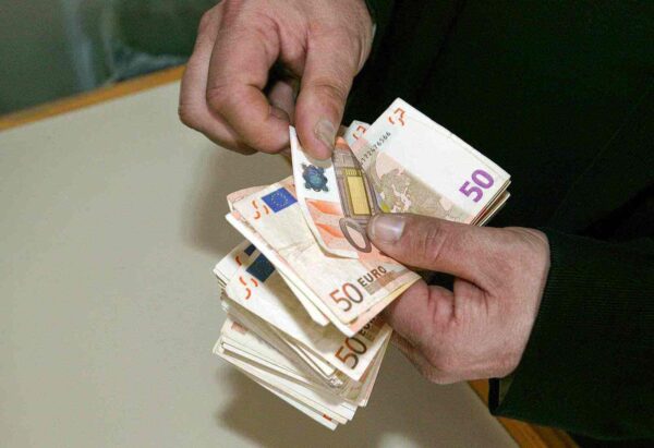 Επίδομα 800 ευρώ: Αιτήσεις για τις 5 νέες κατηγορίες δικαιούχων