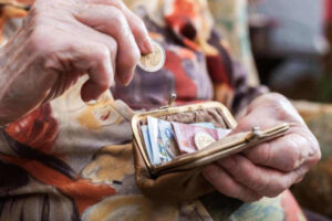 ΕΝΥΠΕΚΚ: «Παράνομες και λανθασμένες όλες οι επικουρικές συντάξεις»