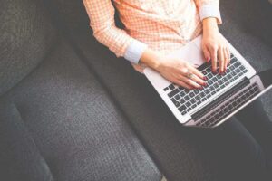 Με συμφωνία εργοδότη το μειωμένο ωράριο για γονείς λόγω παύσης του ολοήμερου