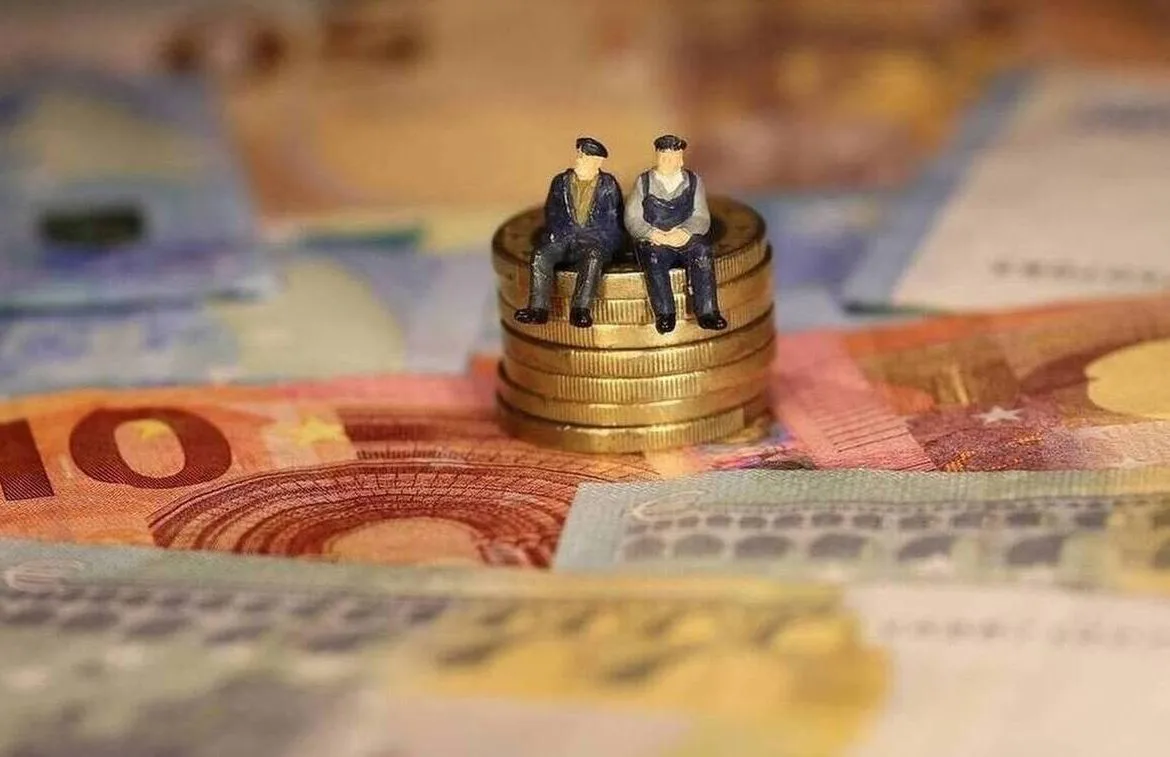 Αναδρομικά: Παράθυρο για δώρα και επικουρικές – Οι δικαιούχοι