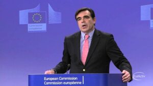 Σχοινάς: Ανησυχητική η αυξανόμενη και κυνική τάση της χρήσης των μεταναστών ως όπλων