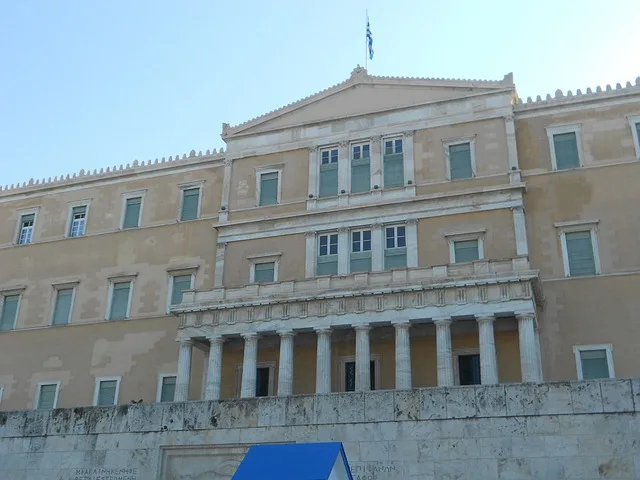 Ακόμα ένα εκατομμύριο ευρώ από τη Βουλή στο υπ. Άμυνας