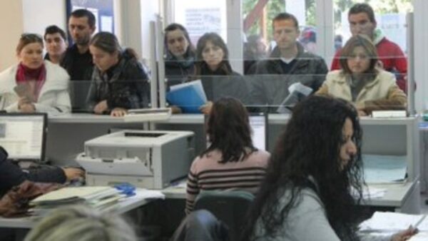 Τέλος οι ουρές και η ταλαιπωρία στις εφορίες: Τι αλλάζει