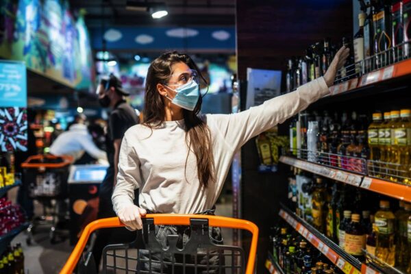 Σούπερ μάρκετ: Το ΝΕΟ ωράριο – Τι αλλάζει στις αποστάσεις