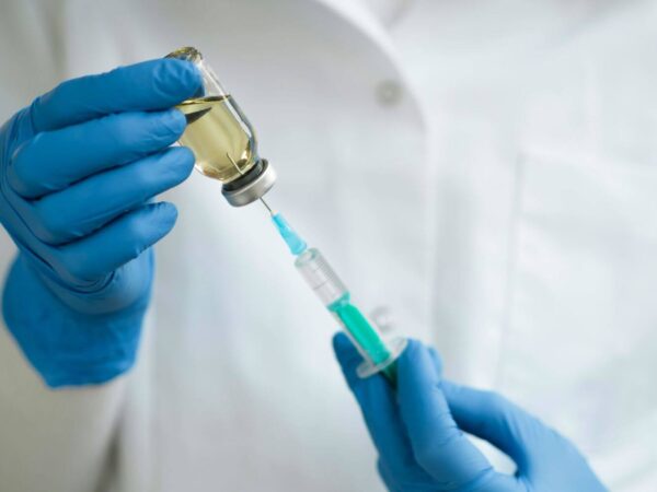 Εμβόλιο γρίπης: Ποιοί πρέπει να το κάνουν και πότε – Οδηγίες από το Υπουργείο Υγείας