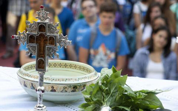 Άνοιγμα σχολείων – Κεραμέως: Πώς θα γίνει ο αγιασμός φέτος – Τι πρέπει να ξέρετε