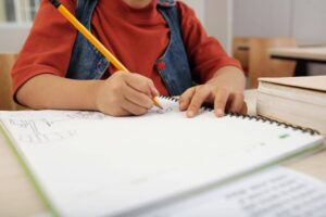 Πρόστιμο 3000 ευρώ για παράνομα ιδιαίτερα – Ξεκίνησαν οι συλλήψεις