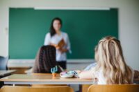 ΟΙΕΛΕ για την Παγκόσμια Ημέρα Εκπαιδευτικού: «Ο εκπαιδευτικός δεν είναι κόστος – Είναι επένδυση στην κοινωνία»