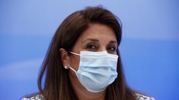 Παπαευαγγέλου: Ιδιαίτερα υψηλό το επιδημιολογικό φορτίο – Πόσα τα ενεργά κρούσματα