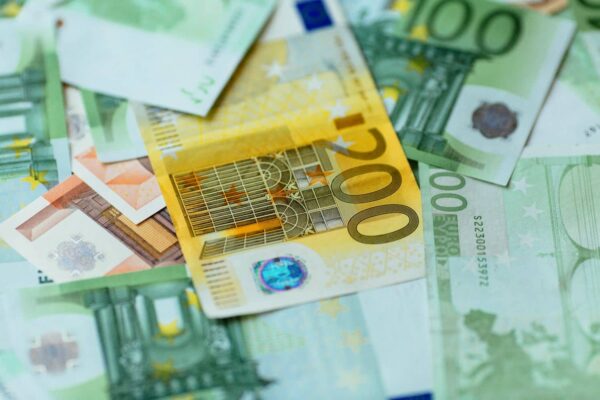 Επίδομα 800 ευρώ: Πότε για πώς θα γίνουν οι πληρωμές