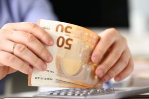 Ελάχιστο Εγγυημένο Εισόδημα: Τι αλλάζει στο επίδομα
