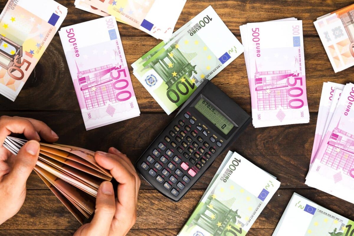 Επίδομα 800 ευρώ: Πότε θα γίνουν οι πληρωμές