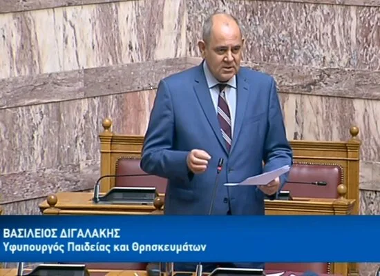Διγαλάκης: Σύμφωνη με τη διεθνή πρακτική η διάσωση – ανάδειξη των ιστορικών κτηρίων στον λόφο Καστέλι