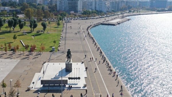 Lockdown σε Θεσσαλονίκη και Σέρρες: Τηλε-εκπαίδευση σε λύκεια και ΑΕΙ – Μετακίνηση με sms