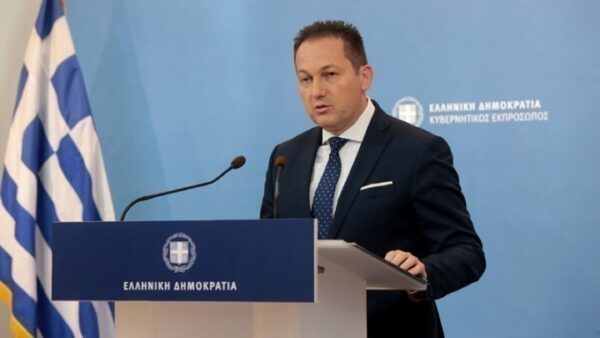 Πέτσας: Θεσμική πρωτοβουλία για ξεκαθάρισμα αρμοδιοτήτων αυτοδιοίκησης και κράτους