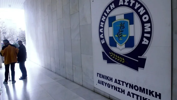 ΣΟΚ στον Πειραιά! Άντρας ακολούθησε 11χρονο μαθητή μετά το σχολείο – Τον έσπρωξε και μπήκε στο σπίτι του (Βίντεο)