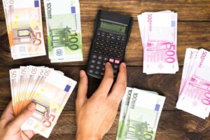 Εφορία: Πότε και πώς διαγράφονται οι οφειλές