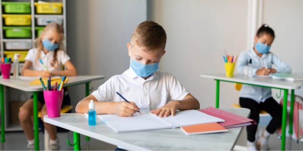 Γώγος για άνοιγμα σχολείων: Ενθαρρυντικά τα δεδομένα