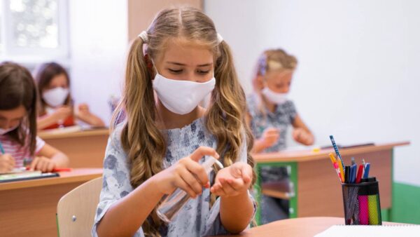 Άνοιγμα σχολείων: Απολύθηκαν καθαρίστριες λίγο πριν ανοίξουν τα σχολεία