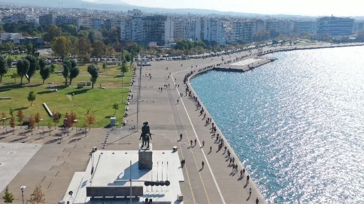 Κορονοϊός: Ποιά περιοχή είναι ένα βήμα πριν το μίνι «lockdown»