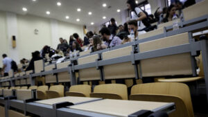 Πανελλήνιες – ΑΕΙ: Τι αλλάζει στην εισαγωγή υποψηφίων που υπάγονται στις ειδικές κατηγορίες