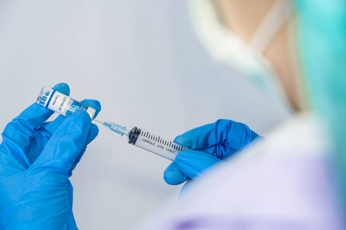 Εμβολιασμοί: Το πρόγραμμα μετά τα 5 περιστατικά θρομβώσεων