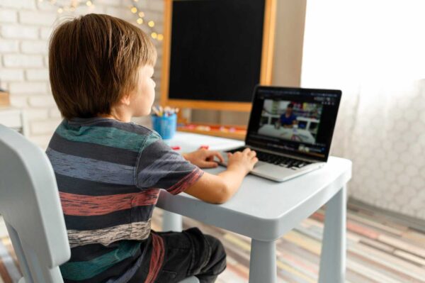 Voucher 200 ευρώ για laptop και tablet: Όλα τα τελευταία ΝΕΑ