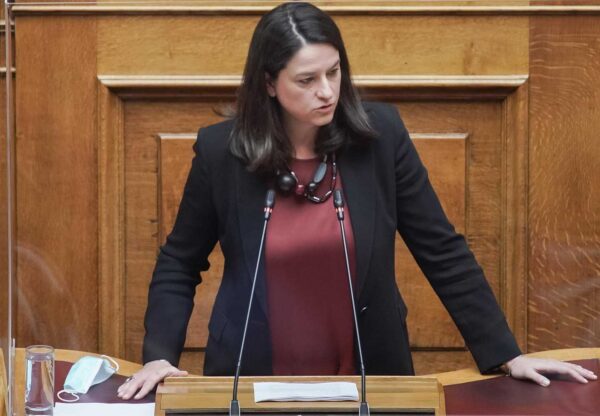 Κεραμέως για σχολεία: Πότε θα κλείνει ένα τμήμα – Εμβολιαστικό κέντρο σε κάθε πανεπιστήμιο