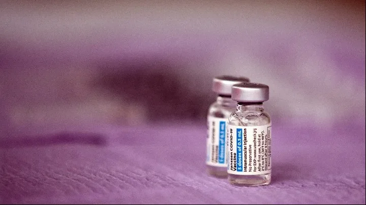 Johnson & Johnson: Πότε σταματάνε οι εμβολιασμοί στην ενδοχώρα
