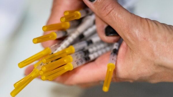 Κορονοϊός – Παγώνη: Πότε πρέπει να εμβολιαστούν τα παιδιά