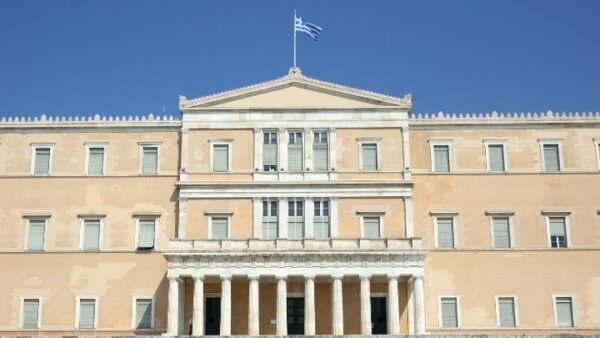 Στη Βουλή το νομοσχέδιο για το ειδικό ποινικό μητρώο αδικημάτων σε βάρος ανηλίκων