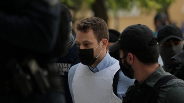 Γλυκά Νερά: Ένοχος ο Μπάμπης Αναγνωστόπουλος