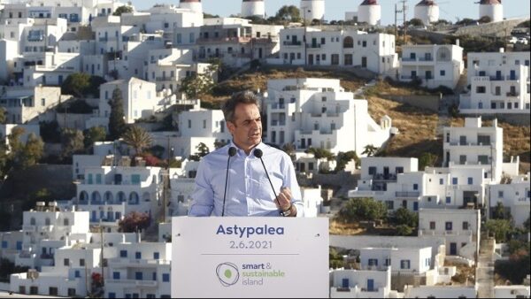 Μητσοτάκης: Αυτό που κάνουμε στην Αστυπάλαια είναι ένα παράθυρο σε ένα καθαρότερο μέλλον