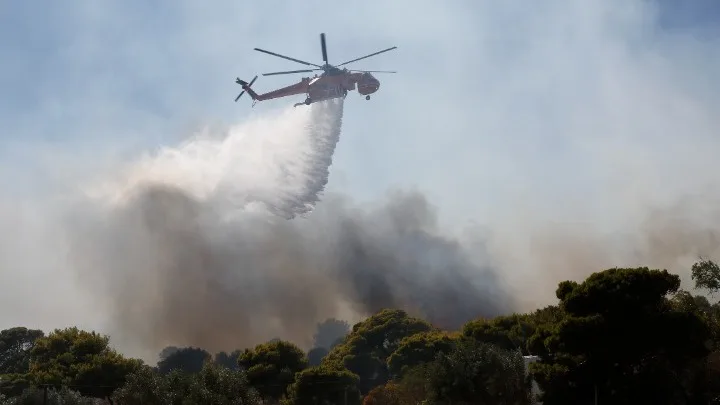 Φωτιά στην Πεντέλη: Τι ισχύει για τους εργαζόμενους λόγω των πυρκαγιών