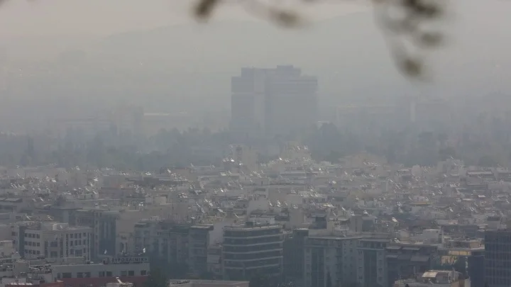 Και νέα αύξηση στα μικροσωματίδια της ατμόσφαιρας: Δείτε τα LIVE