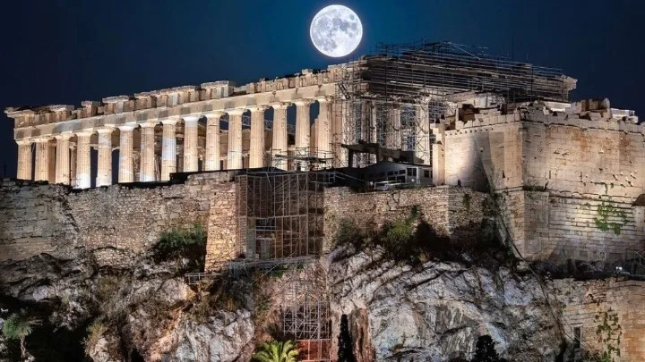 Έρχεται μεγάλη μείωση του πληθυσμού – Τι θα καταγράψει η απογραφή του 2021