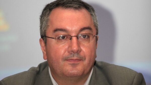 Κορονοϊός – Μόσιαλος:  Χρειαζόμαστε πλέον καλύτερα εμβόλια – Τι είπε για την 4η δόση