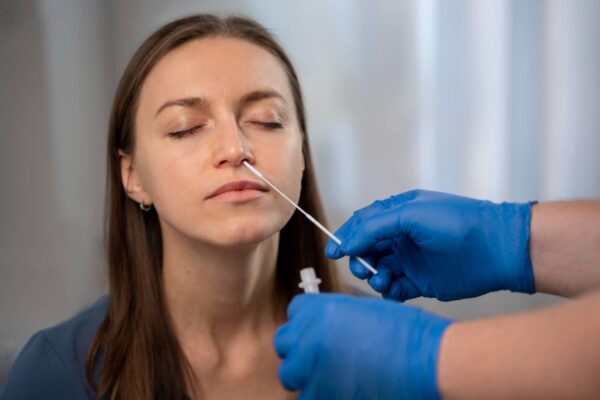 ΤΕΛΟΣ τα υποχρεωτικά rapid test για τους ανεμβολίαστους